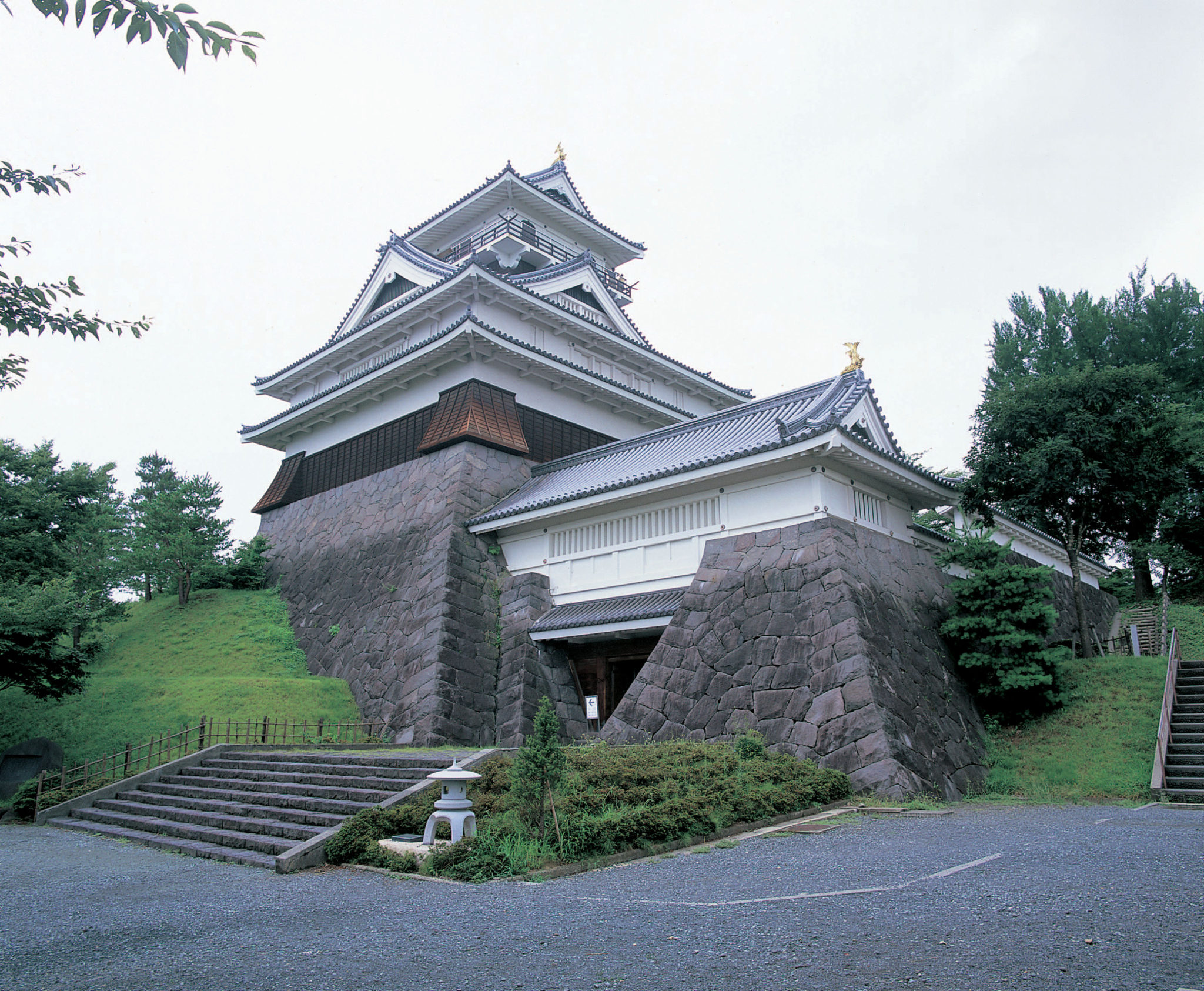 Kaminoyama Castle (Tsukioka Park)