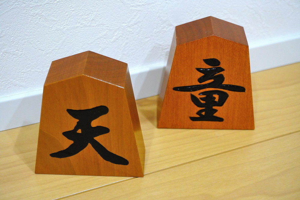 将棋の生産量日本一の山形・天童で伝統の彫駒体験！自分で文字を彫り上げ世界にひとつだけの駒を作ろう