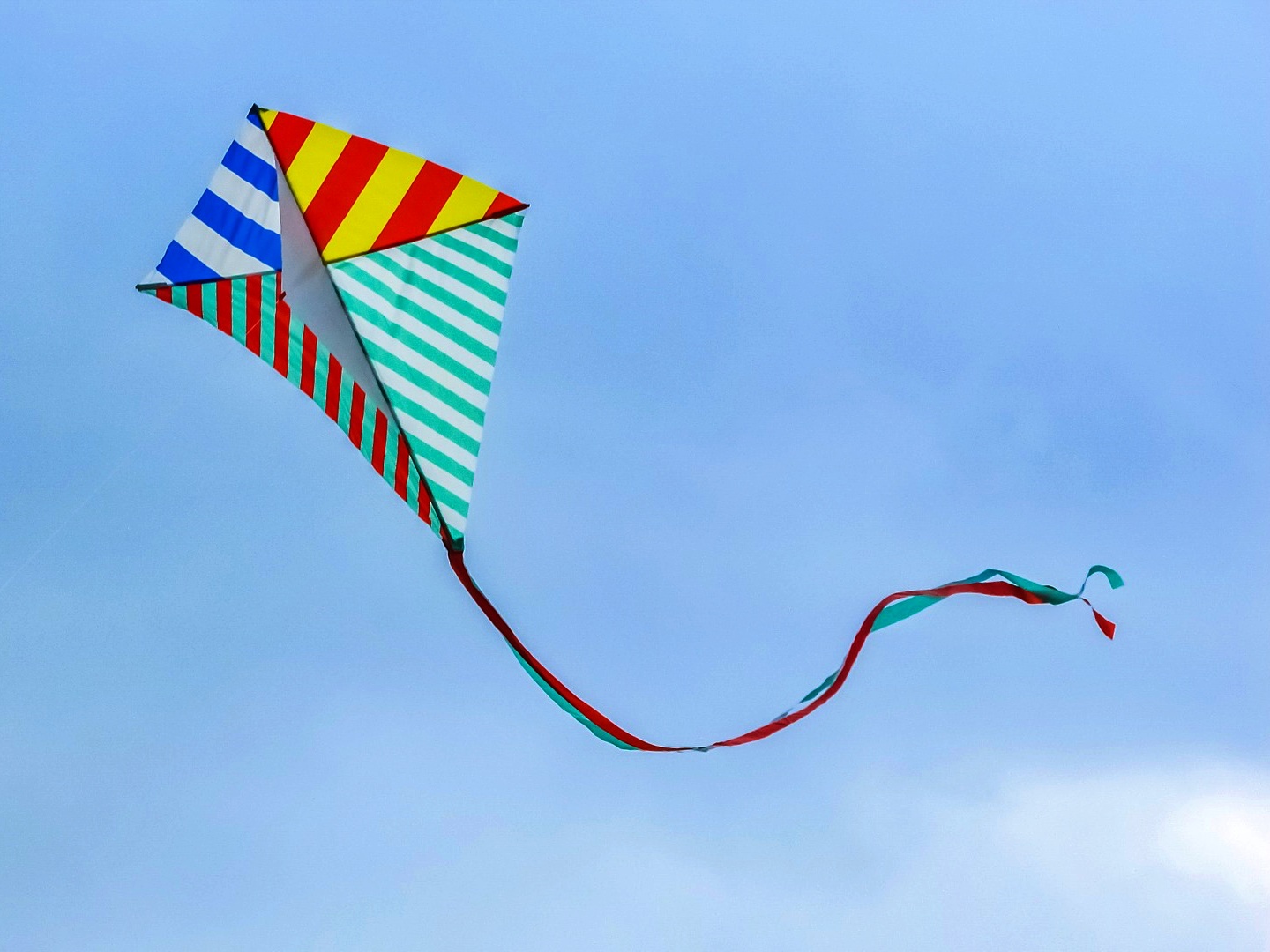 【上山城体験教室】手づくり凧に絵を描いて揚げよう