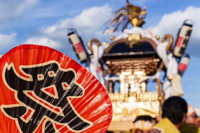 上山三社みこし行列