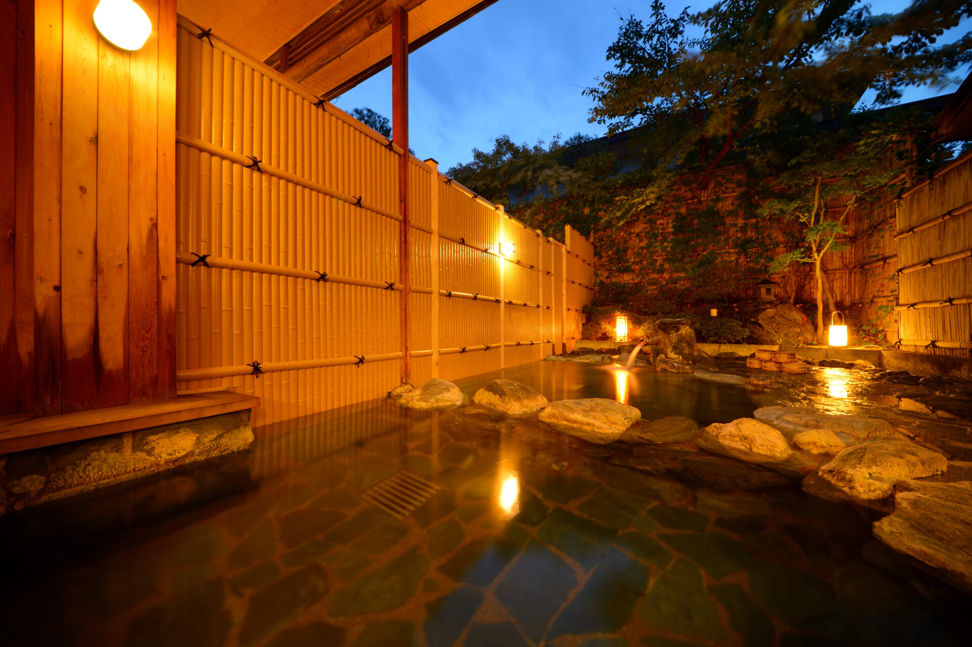 松伯亭あづま荘